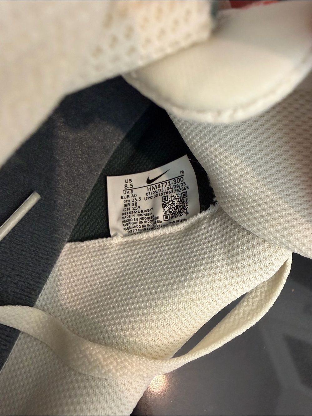 Nike Women's Teal and White Athletic Sneakers - Picture 4 of 6
